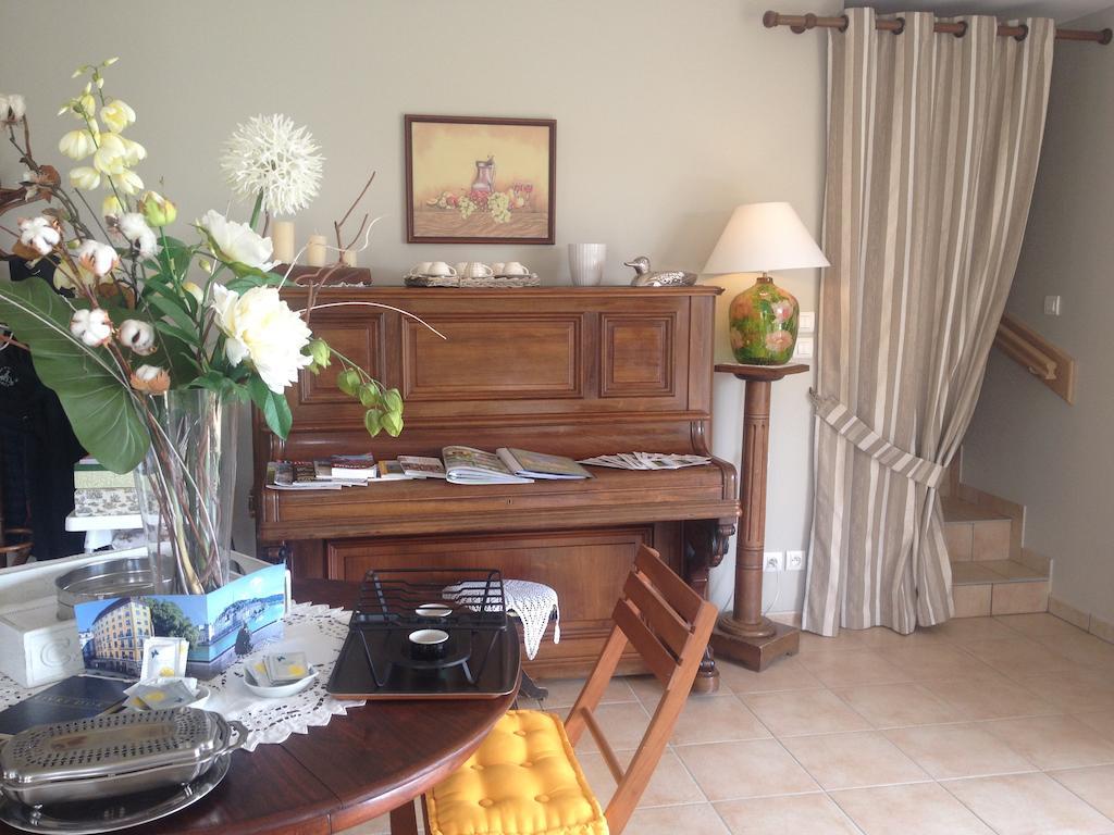 Pollionnay La Bergerie Bed & Breakfast エクステリア 写真
